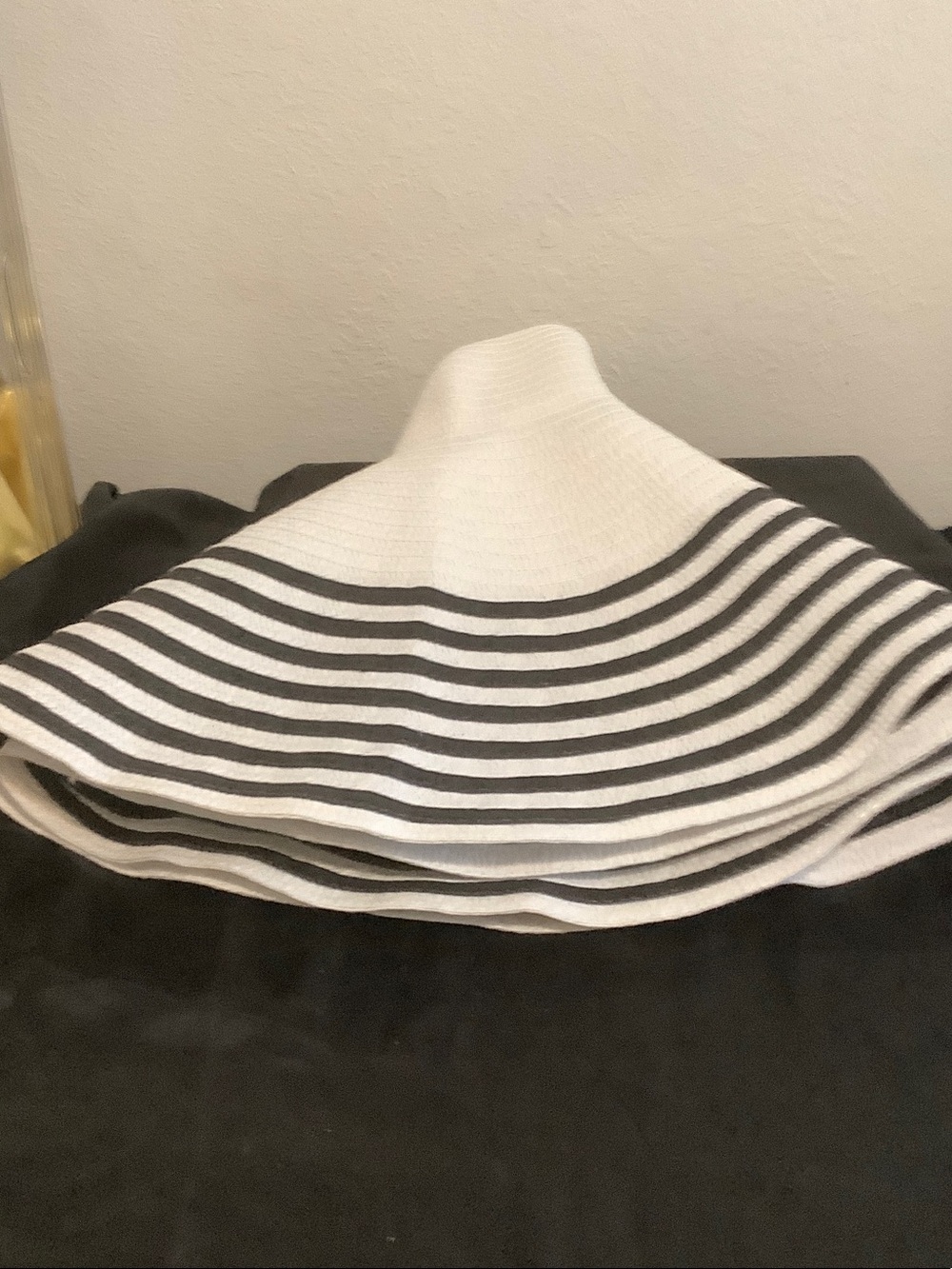 Black and white Sun Hat.